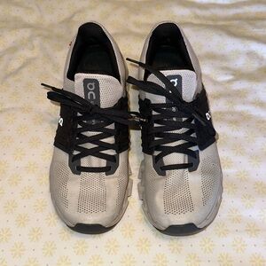 Women’s on clouds size 8